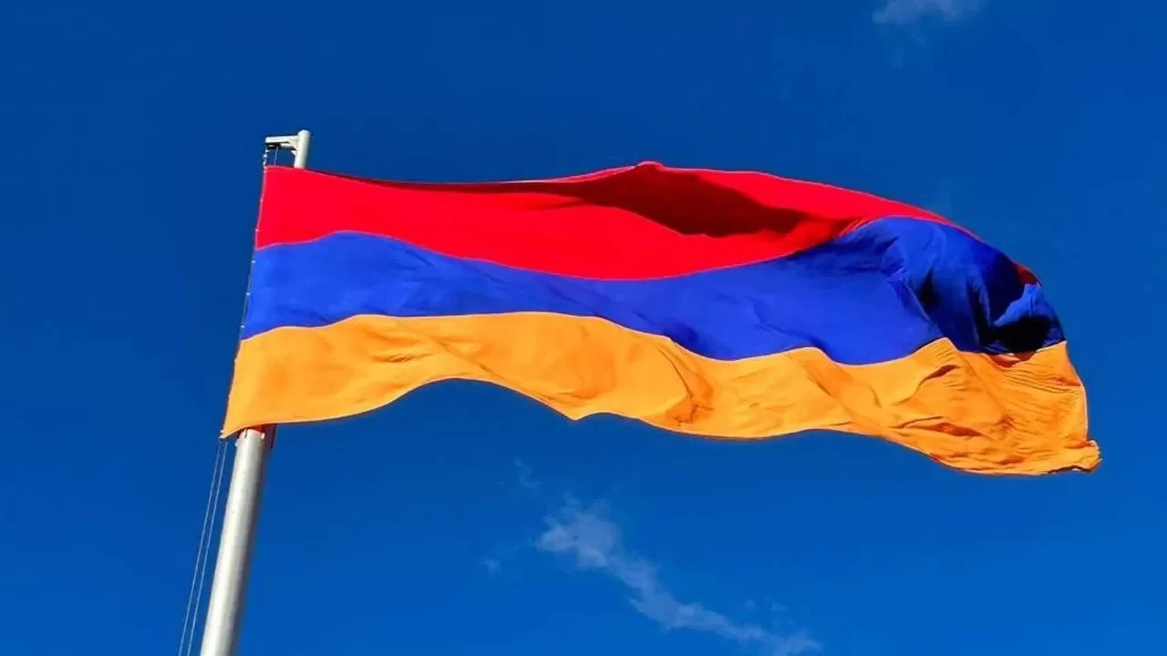Ermenistan'da seçim heyecanı! Komşu sandık başında