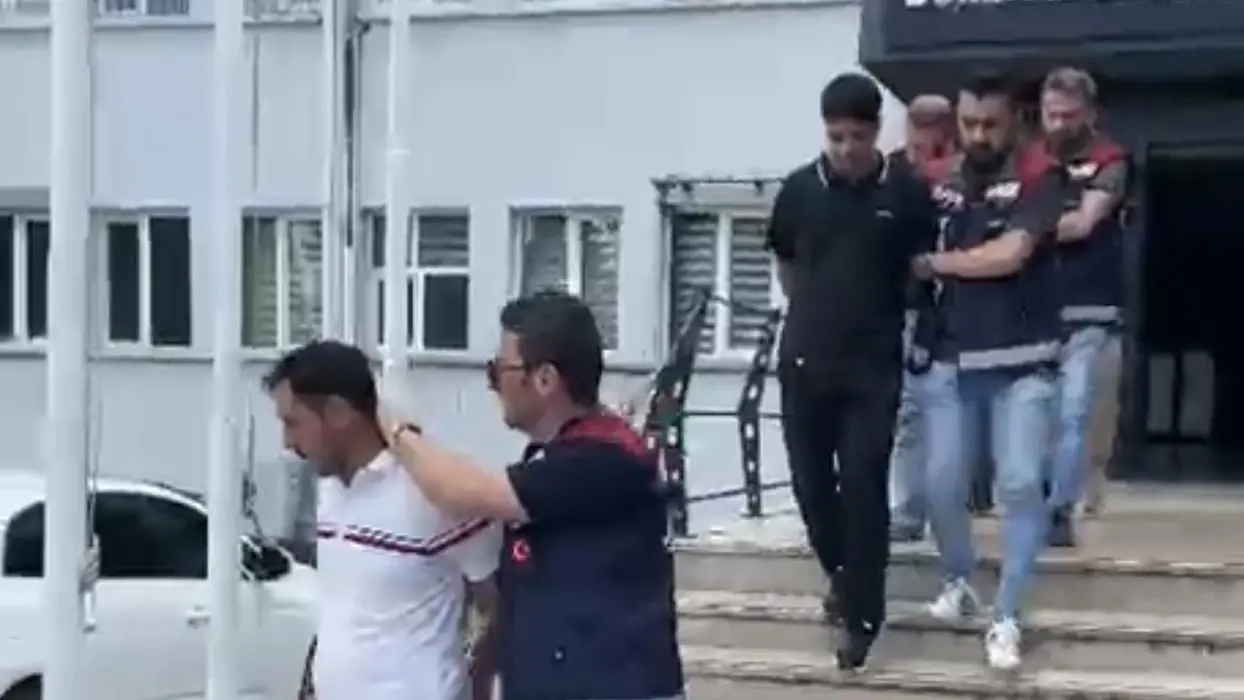 Polis 'ikinci kişi' oldu! Bursa'da film sahnelerini aratmayan operasyon
