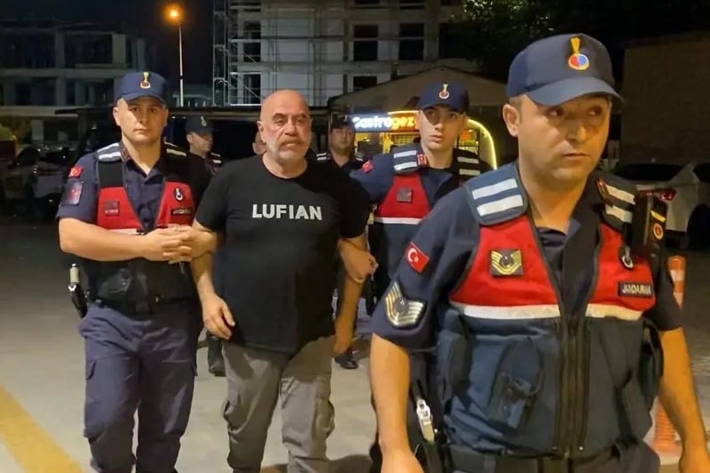 Yönetmen Ezel Akay hakkında karar