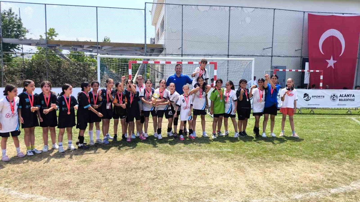 Turgutlu Elit Genç Akademi Spor Kulübü Türkiye Şampiyonu oldu