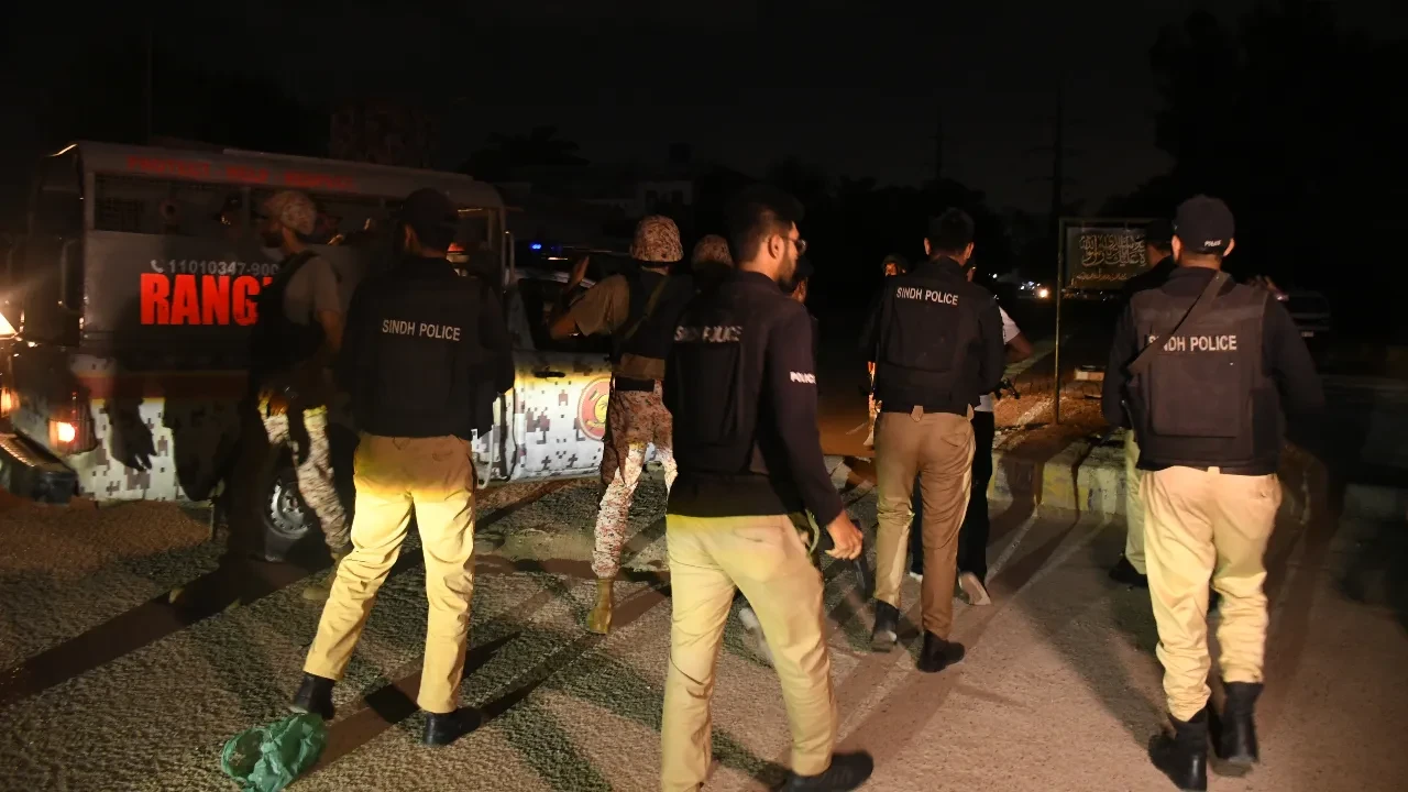 Pakistan'da bombalı saldırı: Can kayıpları var