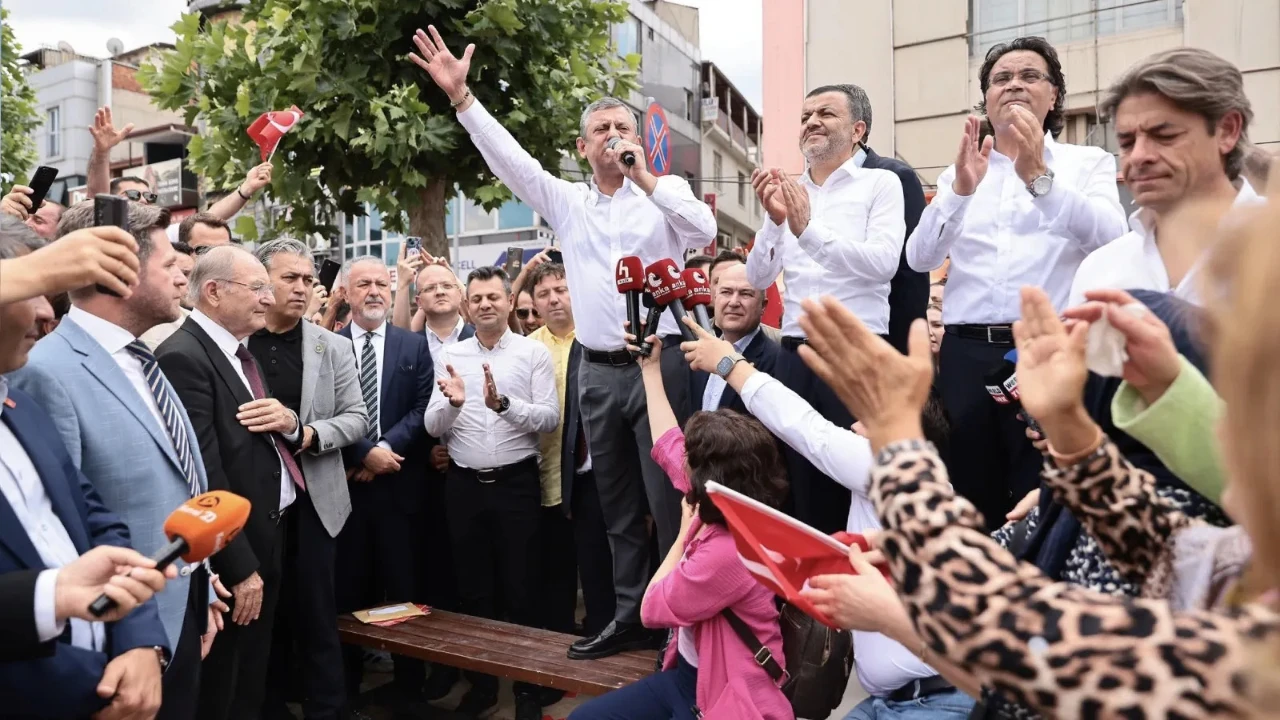 Özgür Özel, Denizli'yi hatırlattı: Geri gidip o banka iktidar partisi Genel Başkanı olarak çıkacağım