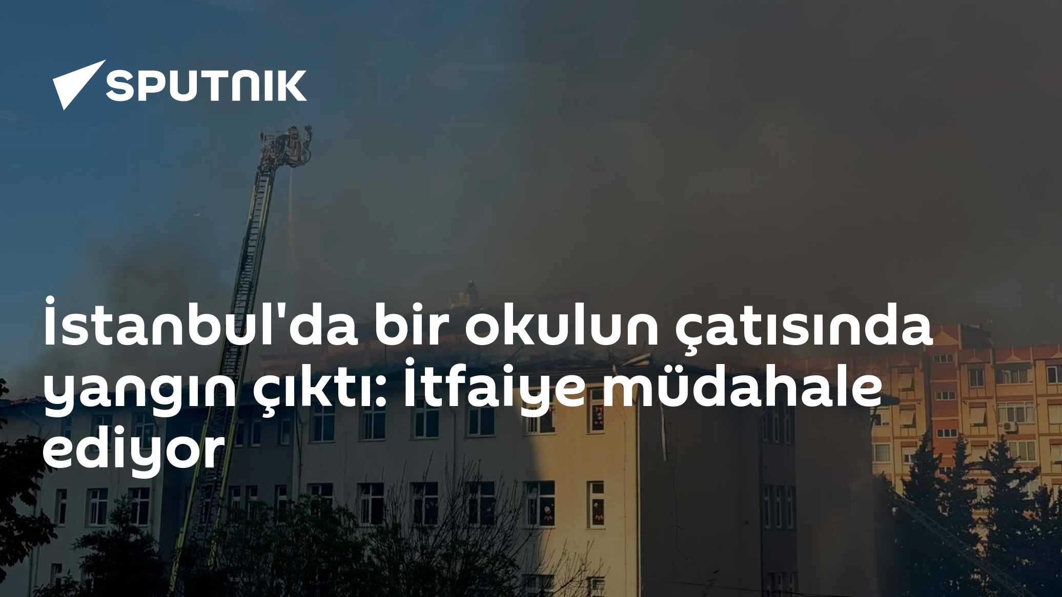 İstanbul'da bir okulun çatısında yangın çıktı: İtfaiye müdahale ediyor