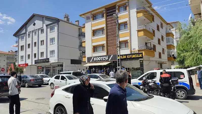Kuyumcu soyguncusu 2 saatte yakalandı; İnternetten ‘Soygun nasıl yapılır’ araştırması yapmış