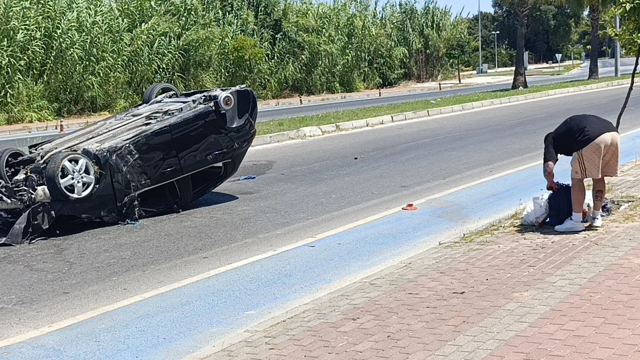 Kaza bile romantizmine engel olamadı: Bagajdaki çiçek ve yüzük bulunmadan ambulansa binmedi!