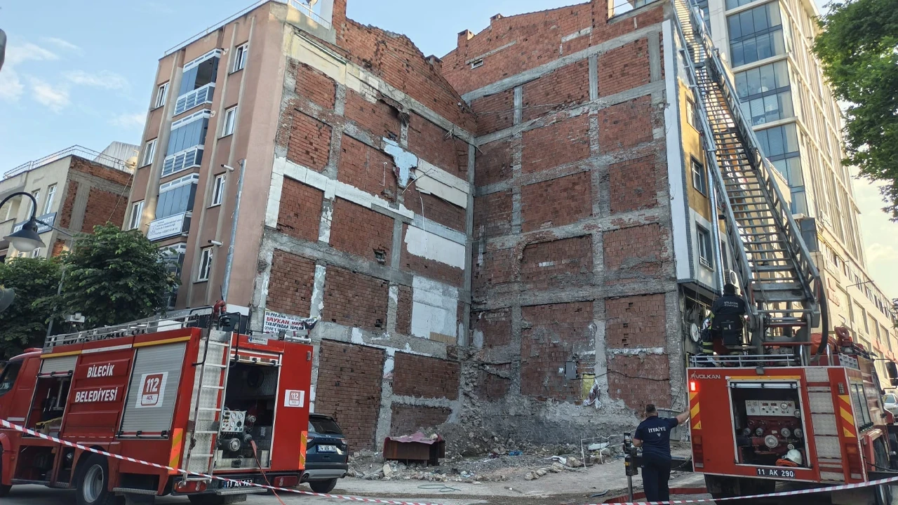Bilecik'te korkutan yangın: 4 katlı bina tahliye edildi