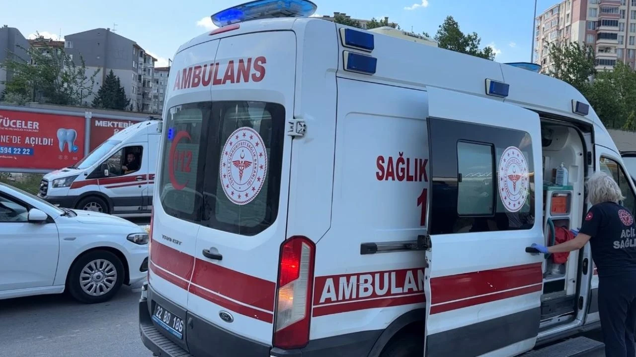 Yoldan çıkan otomobil tarlaya uçtu: 2 yaralı