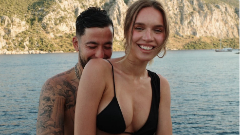 Mahmut Orhan ve Daria Iakubchik tekne tatilinde