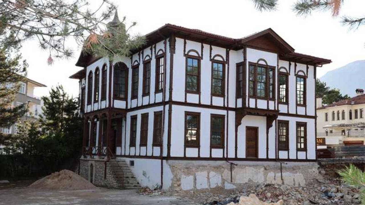 BirGün yazmıştı: Tarihi okulun fiilen kapatılmasına Eğitim İş dava açtı