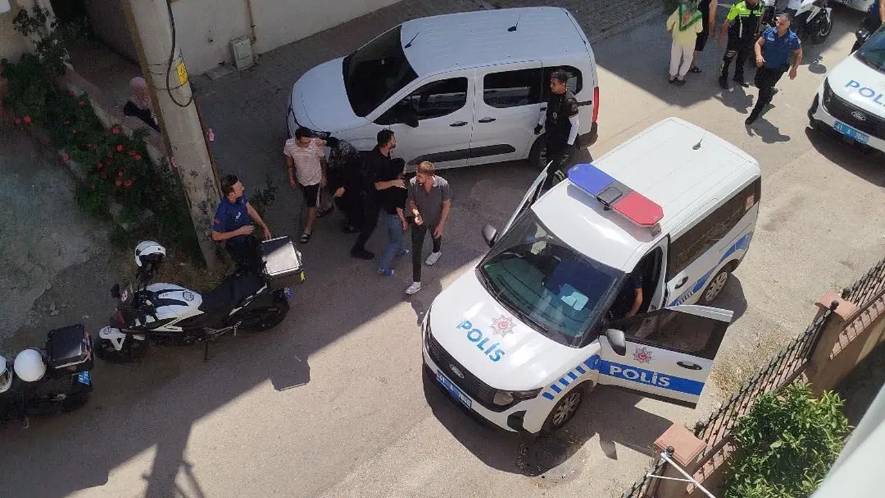 Başından silahla vurulmuş halde bulunan genç kadın öldü: 3 kişi gözaltında