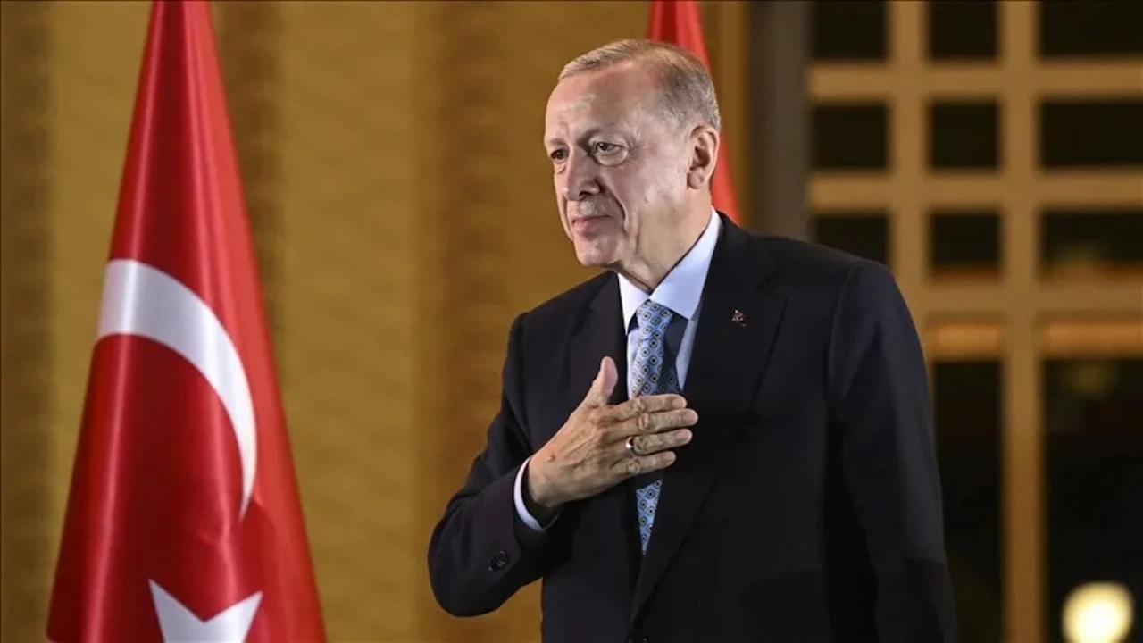 CHP’li belediye başkanı haber bekliyor! Cumhurbaşkanı Erdoğan onay verirse AK Parti'ye geçecek!