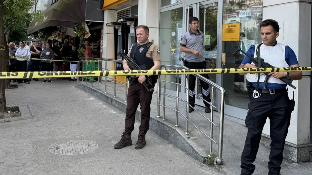 Evi icra yoluyla satışa çıkarılan işadamı bankayı basıp ateş açtı