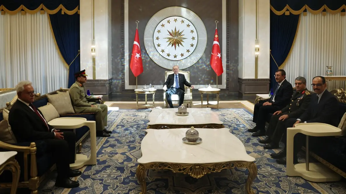 Başkan Erdoğan, Pakistan Savunma Kuvvetleri Komutanı Mareşal Munir'i kabul etti