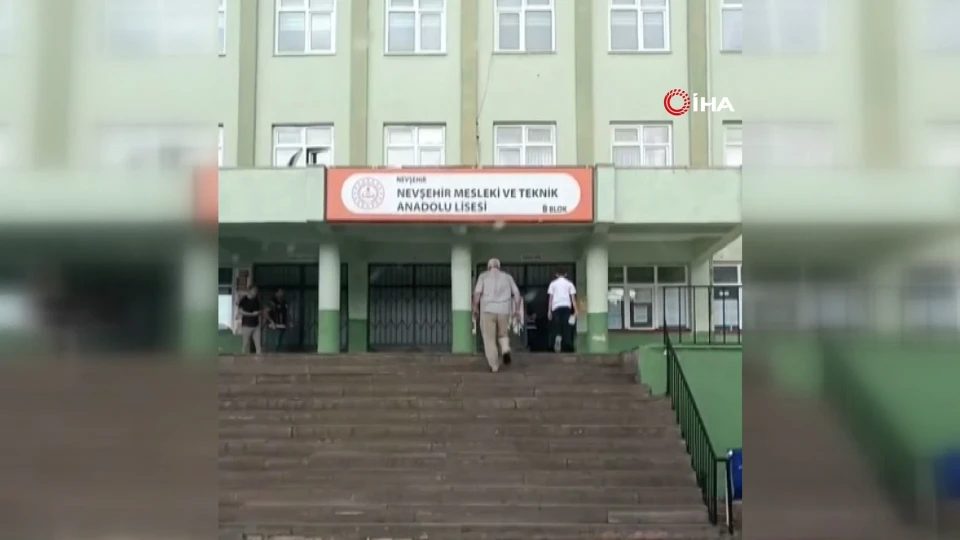 Nevşehir'de LGS'ye giren öğrencinin yardımına polis yetişti