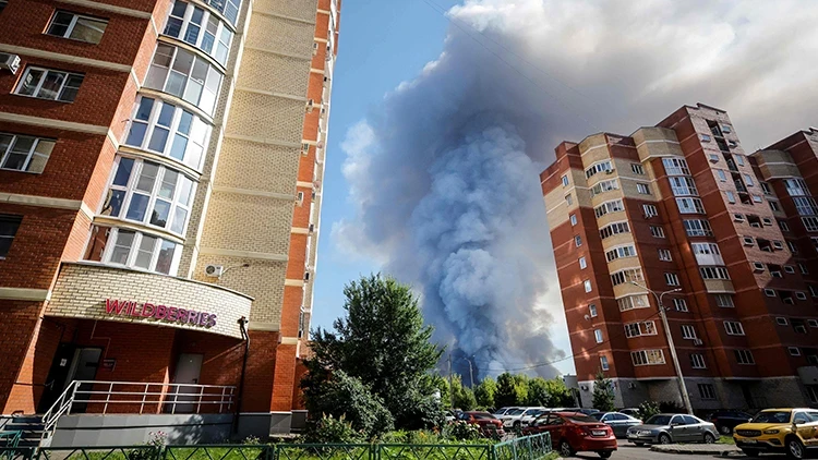 Ukrayna Rusya'nın lojistik merkezlerini vurdu: 10 yaralı