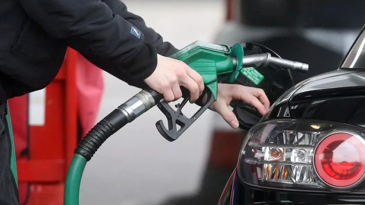 Motorine peş peşe üçüncü zam geldi