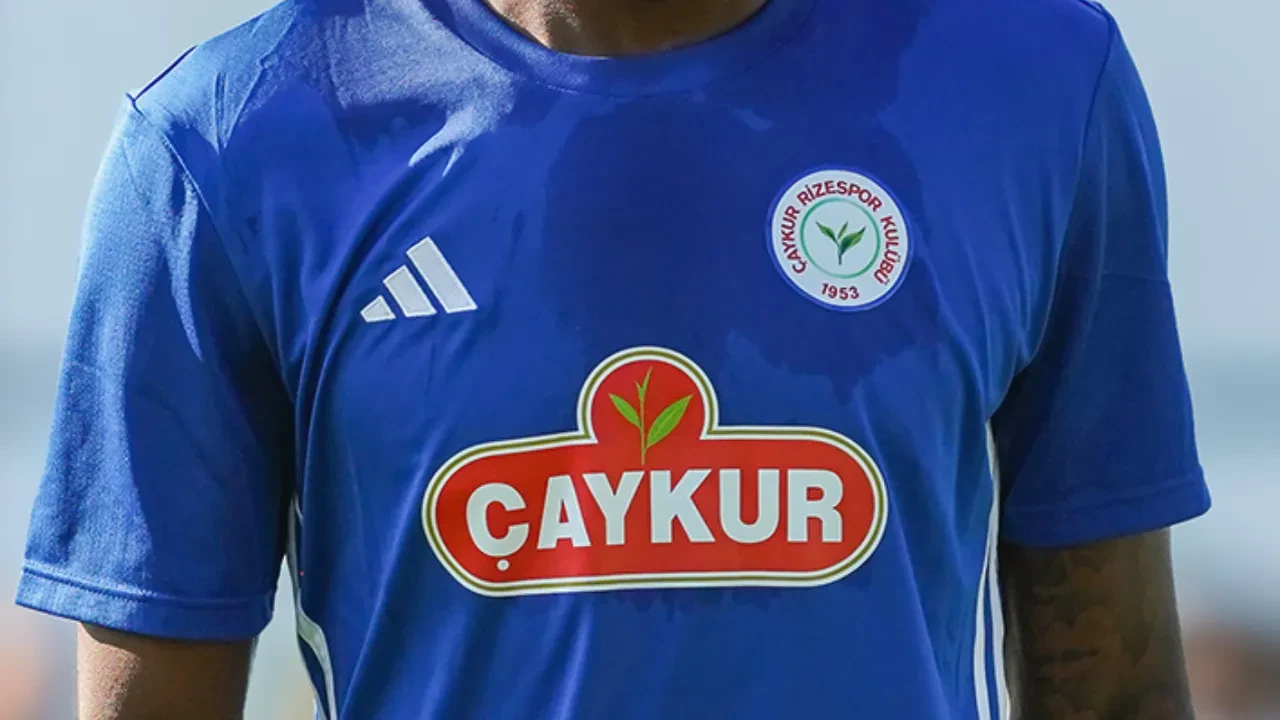 Çaykur Rizespor'da ayrılık! Karadeniz temsilcisi Papanikolaou'ya veda etti