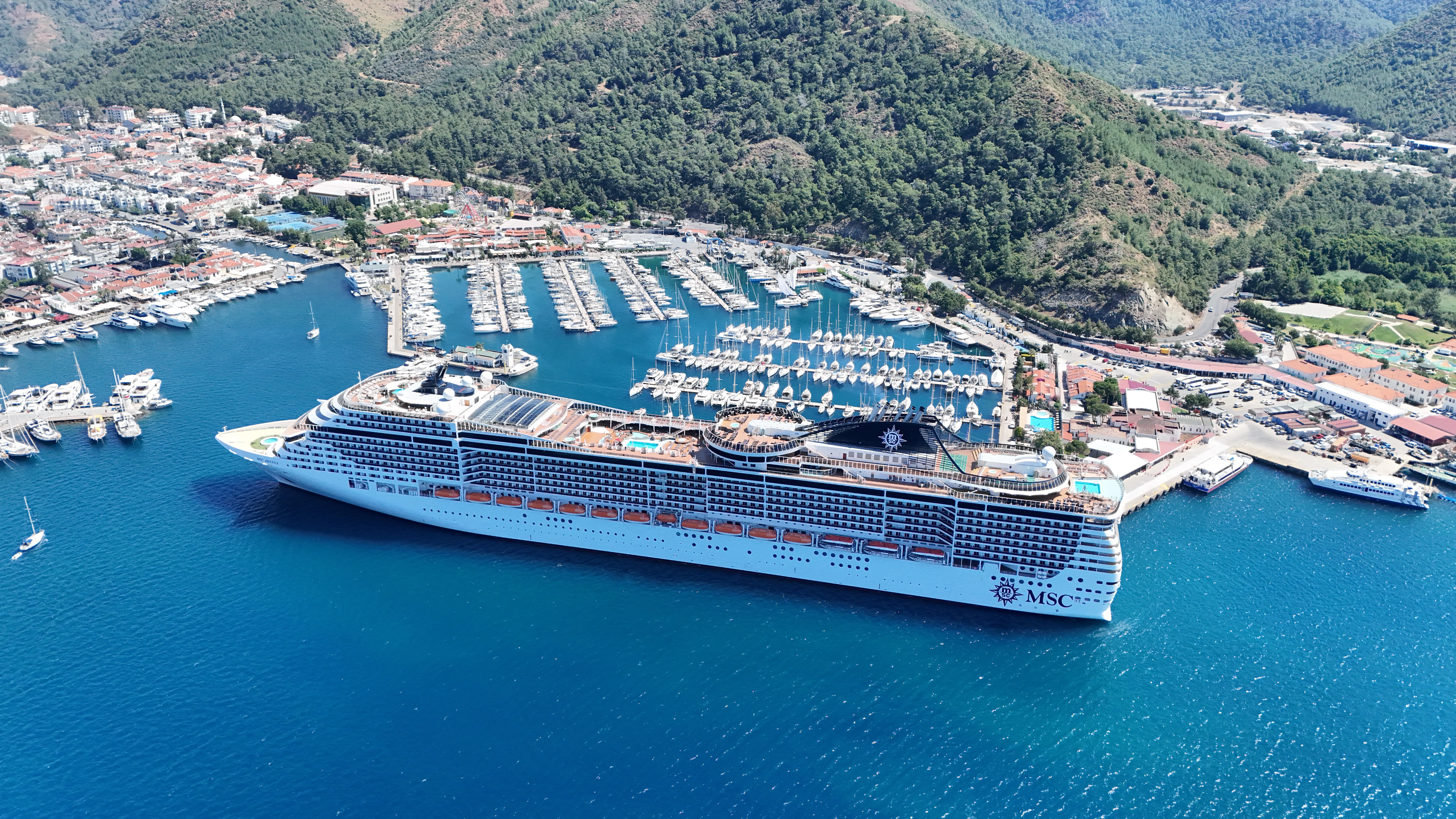 Marmaris'e kruvaziyerle turist akını!