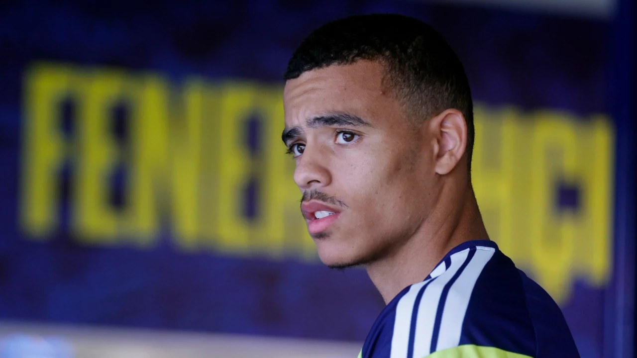 Fenerbahçe'de Mason Greenwood sahaya indi