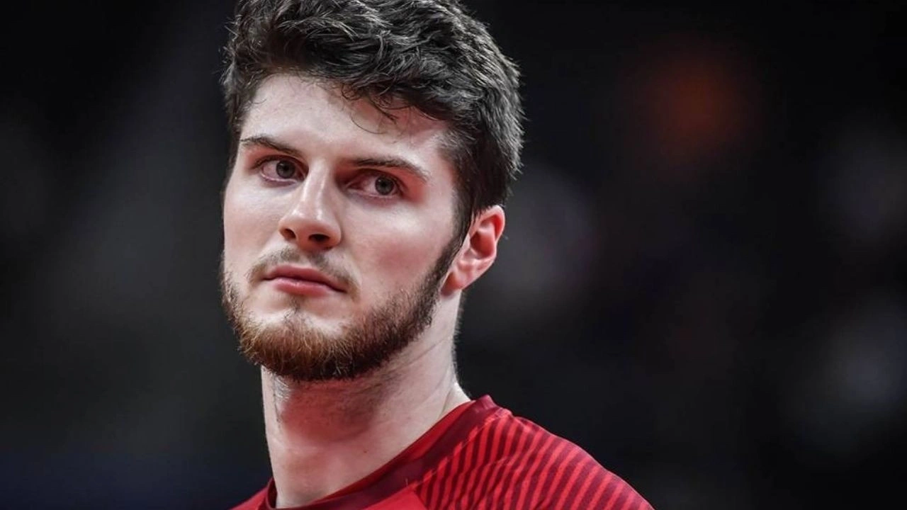 Beşiktaş sürpriz transferi resmen açıkladı: Metecan James imzayı attı