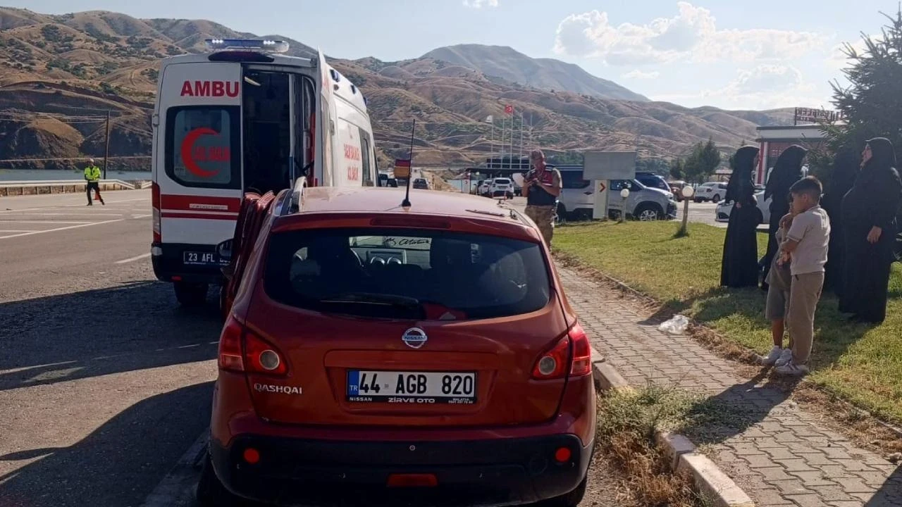 Elazığ-Bingöl yolunda korkutan kaza: 7 yaralı