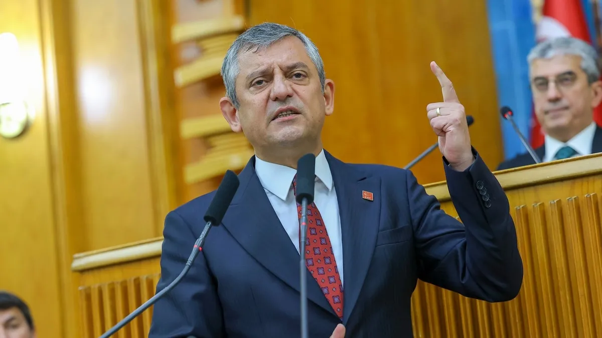 Özgür Özel'in masasındaki son senaryo! CHP'yi peyderpey bölecek: Plan Takvim'in yazdığı gibi