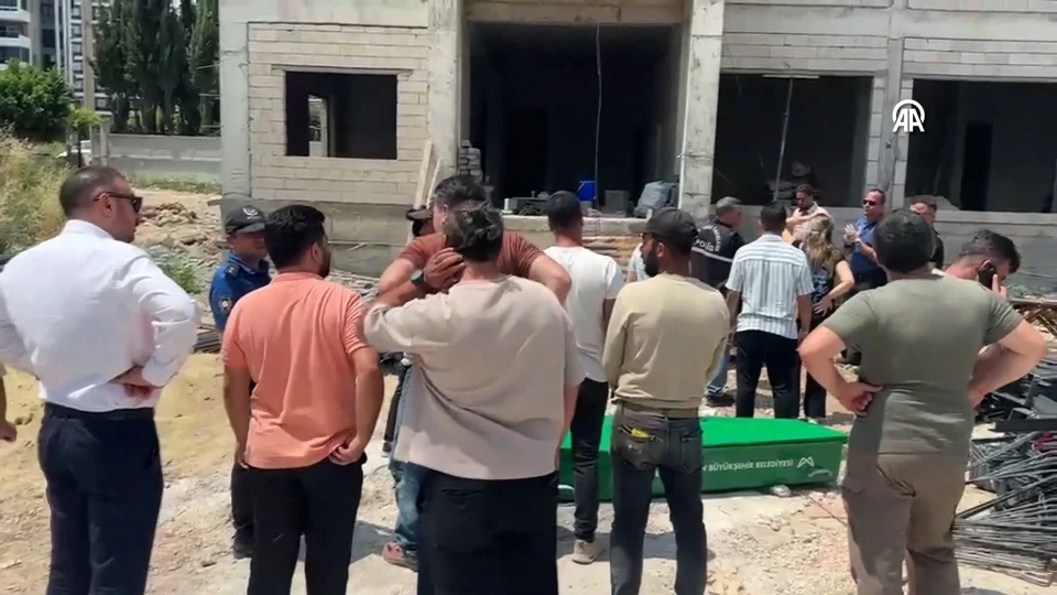 Mersin'de iş kazası: 9 katlı inşaattan düşen işçi hayatını kaybetti