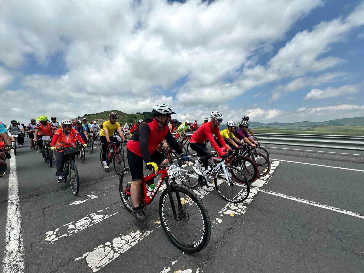 Elazığ'dan Ardahan'a pedal çevirdi