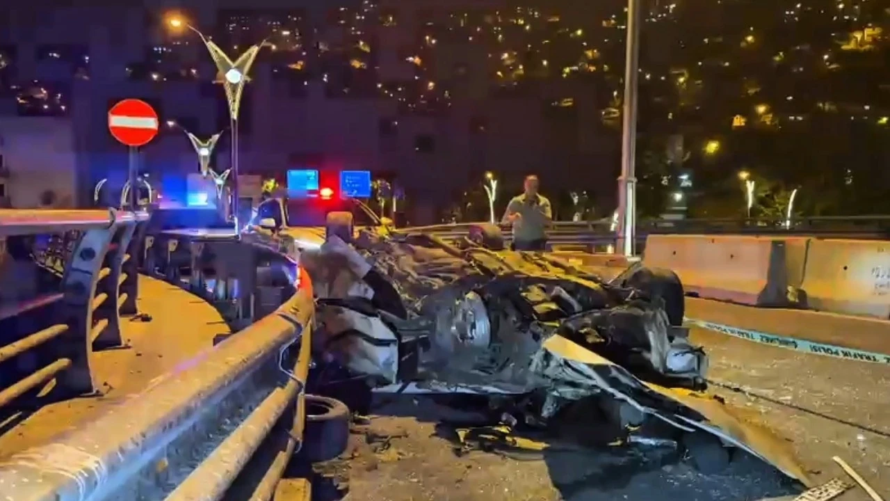 Takla atan araç hurda yığınına döndü: 19 yaşındaki sürücü ağır yaralandı