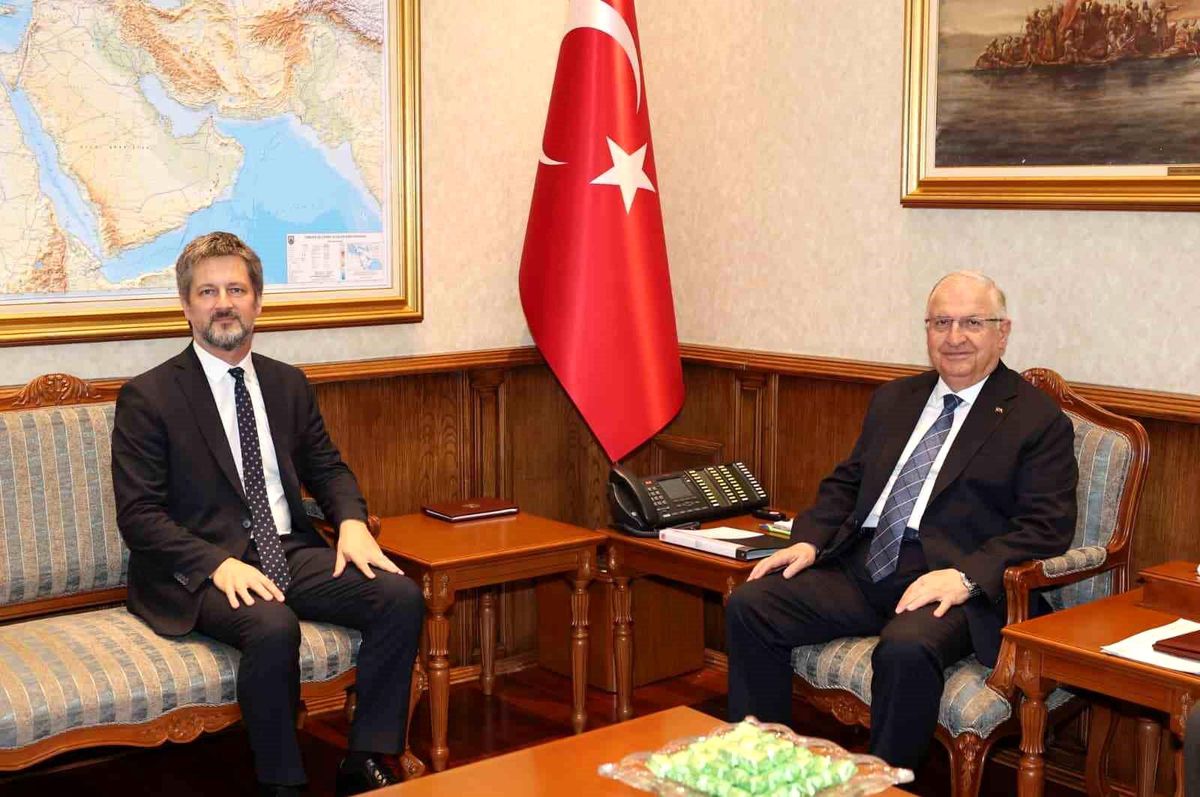 Bakan Güler, Macaristan'ın Ankara Büyükelçisi Matis'i kabul etti