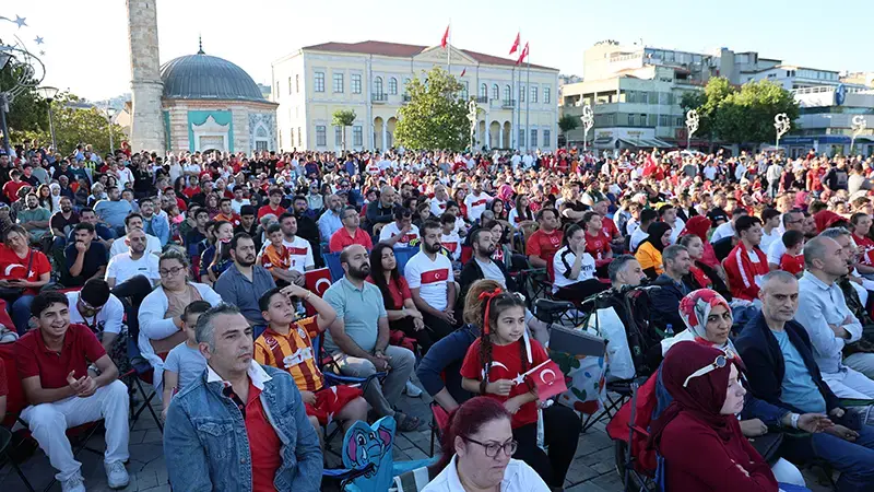Dev ekranlarda milli buluşma
