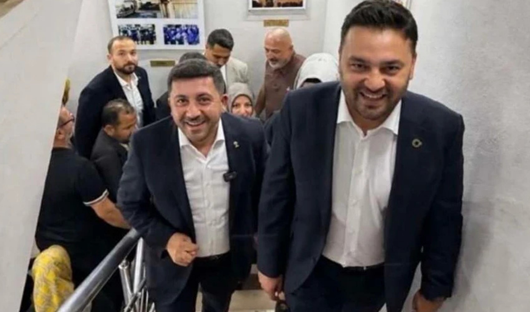 AKP'ye geçti, tek kare gündemi değiştirdi: Tepki çeken paylaşım kaldırıldı