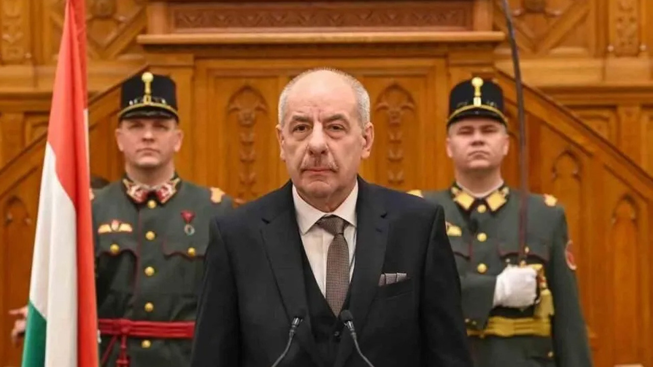 Cumhurbaşkanı kendi sonunu getiren yasayı imzaladı! 'Başka seçeneğim yok'