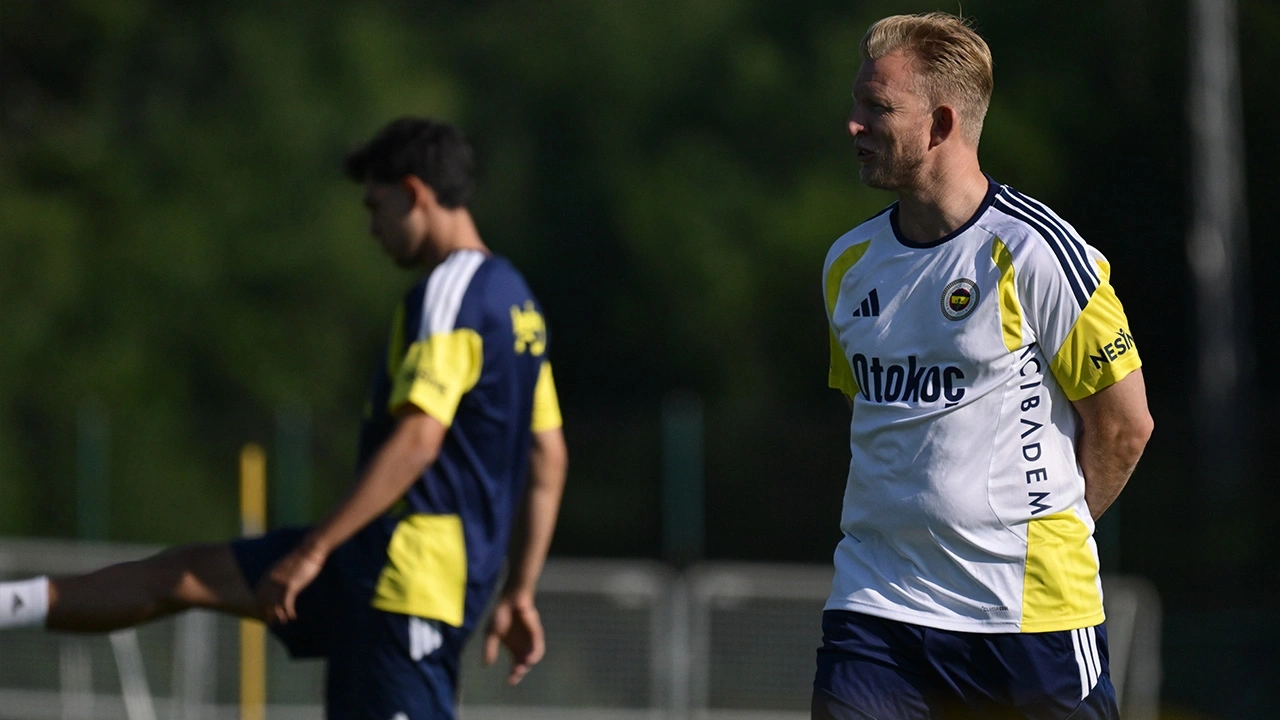 Fenerbahçe'ye imza atan Dirk Kuyt'tan ilk açıklama
