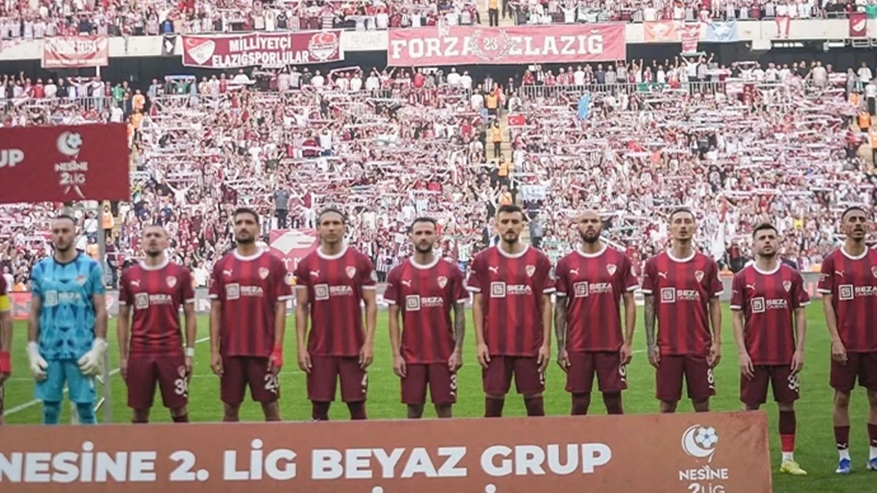 1. Lig'in kapısından dönen Elazığspor 14 oyuncuyla yollarını ayırdı