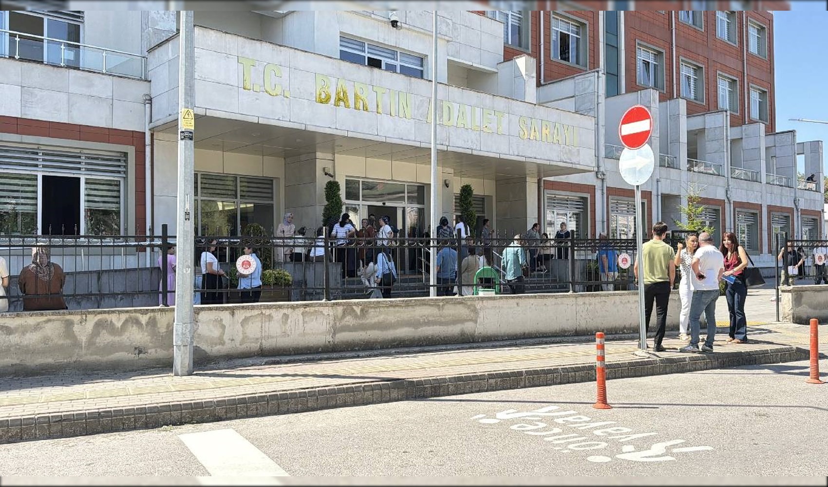 Bartın Adliyesi'ndeki mutfakta çıkan yangın kısa sürede söndürüldü