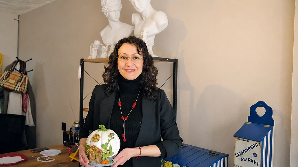 Niğde'de Nazan Ata ahşap boyamayla iş kurdu