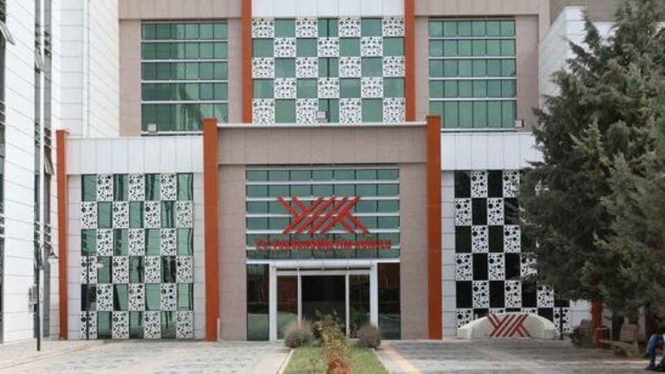 YÖK'den 1 yıl daha uzatma kararı