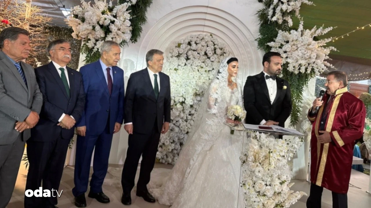 Eski ve yeni AKP'liler düğünde buluştu: Abdullah Gül'ün elini sıkmadılar