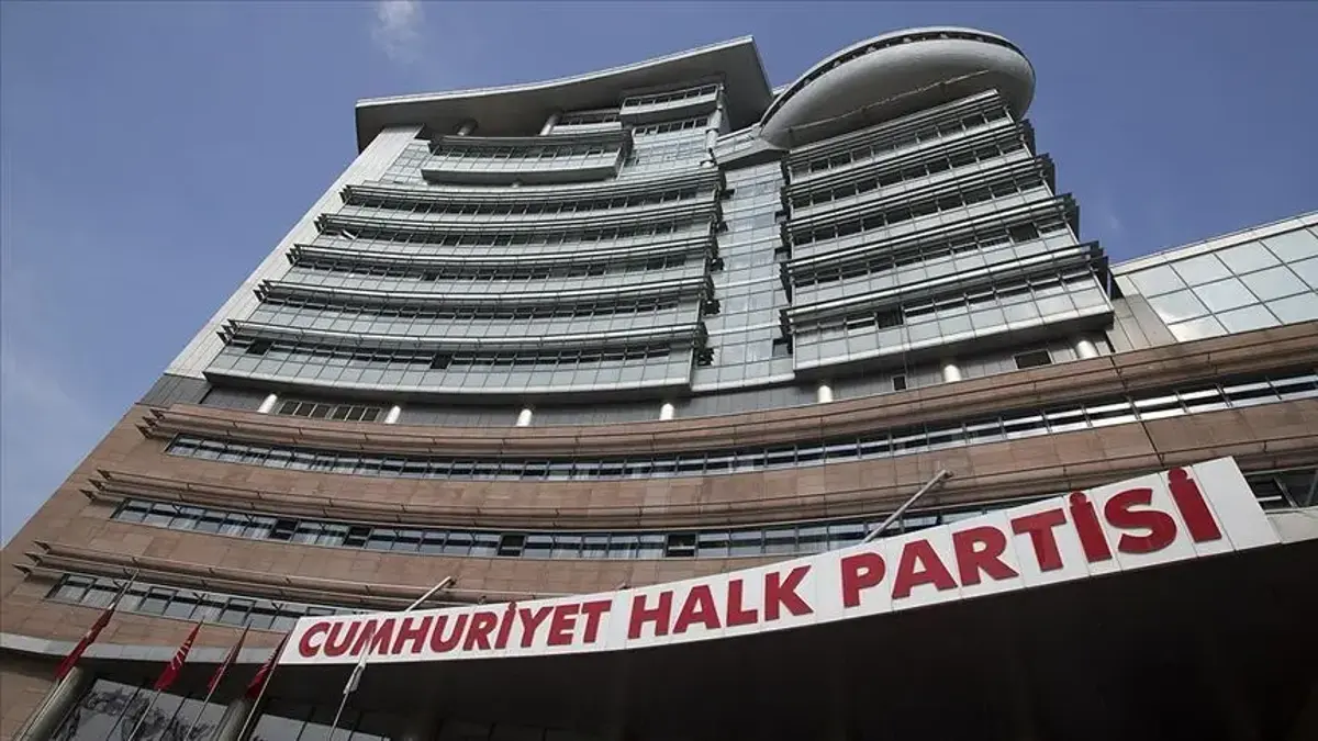SON DAKİKA... CHP'de olağanüstü kurultay hareketi: 900 delege imzası genel merkezde