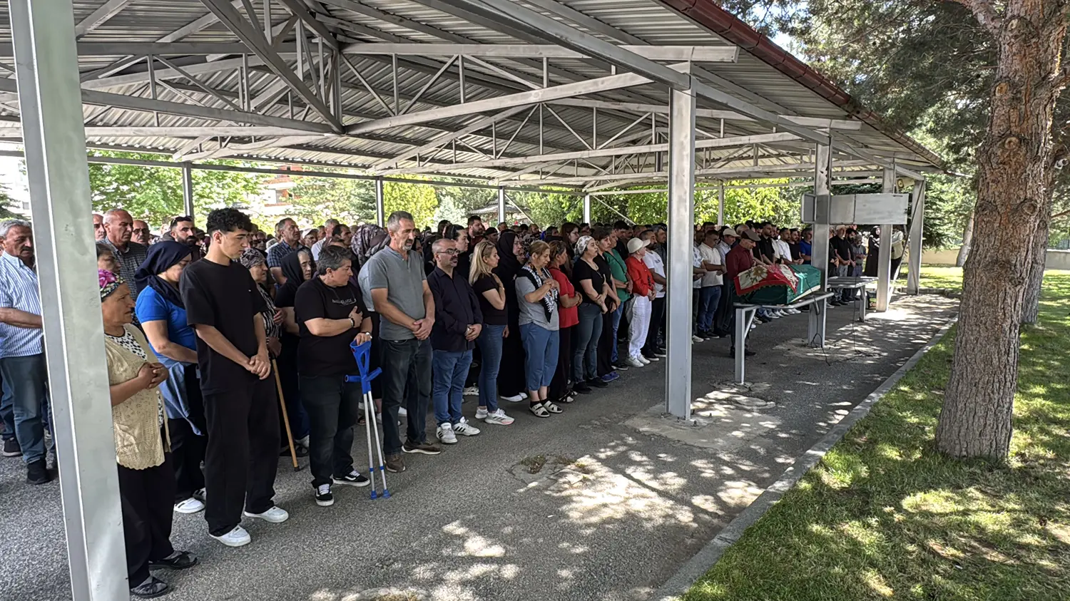 Erzincan'da eski koca dehşeti: 42 yaşındaki kadın son yolculuğuna uğurlandı