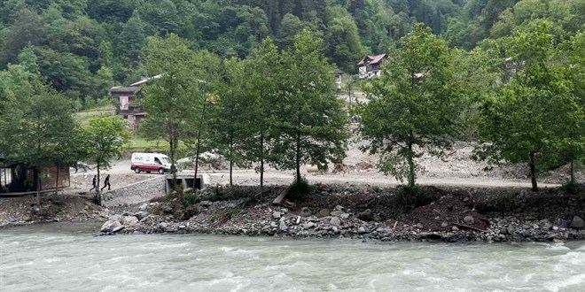 Rize'de arama faciası: Hem kayıp genç hem AFAD ekibinden kayıp var