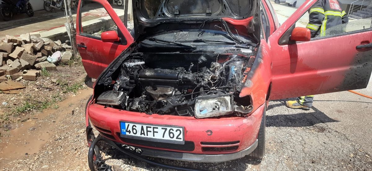 Adıyaman'da seyir halindeki otomobilde çıkan yangın söndürüldü