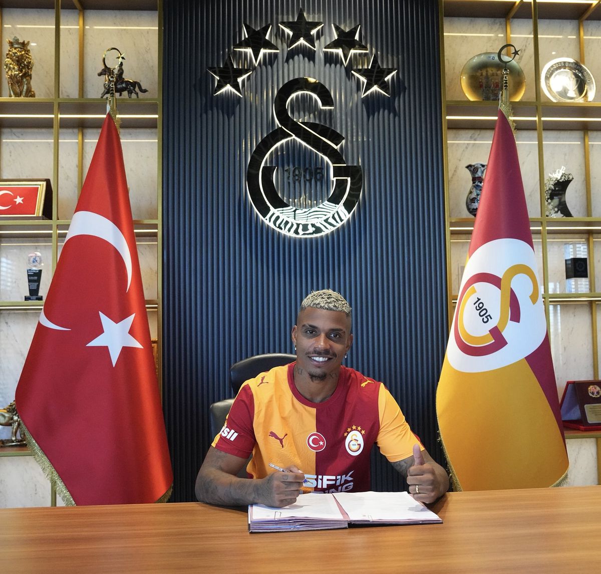 Galatasaray'da Mario Lemina ile yola devam