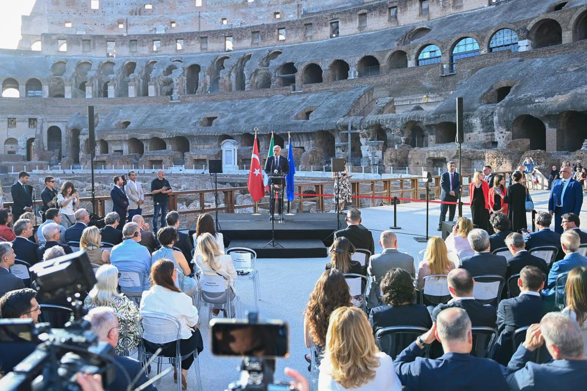 Kültür ve Turizm Bakanlığı'ndan Roma'ya kültürel diploması çıkarması