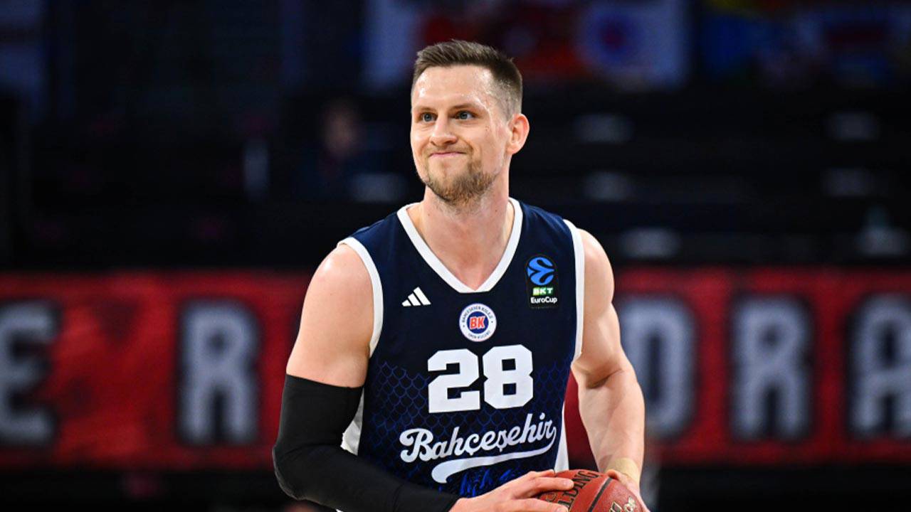 Bahçeşehir Koleji, Mateusz Ponitka ile yola devam ediyor