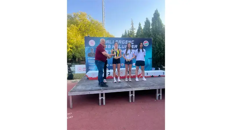 Bandırma Kavram Koleji öğrencisi Yağmur Güner’den dünya derecesi