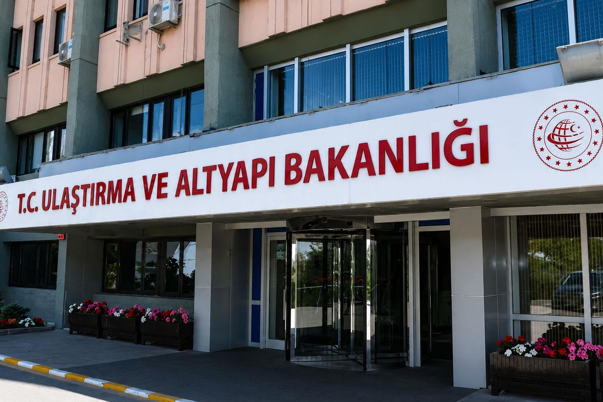 Ulaştırma ve Altyapı Bakanlığı Bakan Yardımcılığına Ahmet Hamdi Atalay atandı