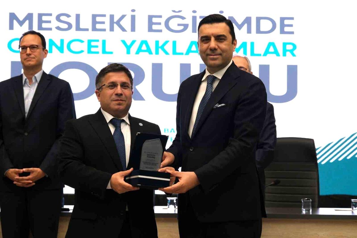 Mesleki Eğitimde Üniversite-Sanayi İş Birliği Paneli Balıkesir’de Gerçekleştirildi