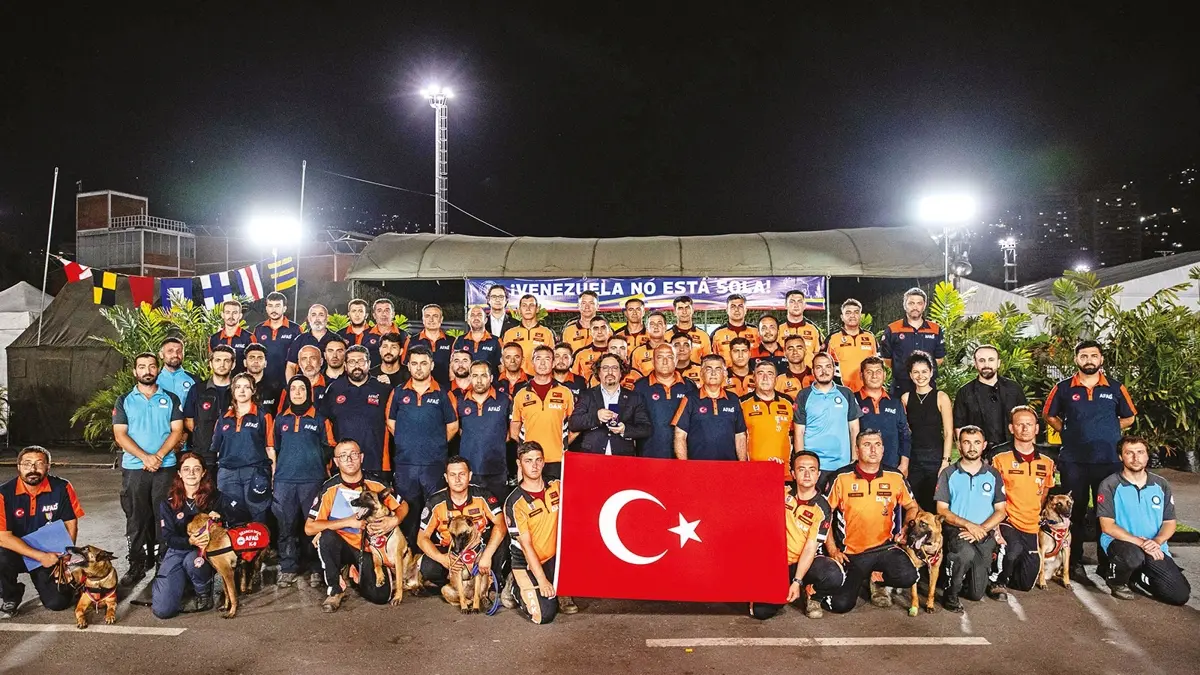 Yardım eline kahramanlık nişanı... Venezuela, AFAD VE TSK'yı onurlandırdı